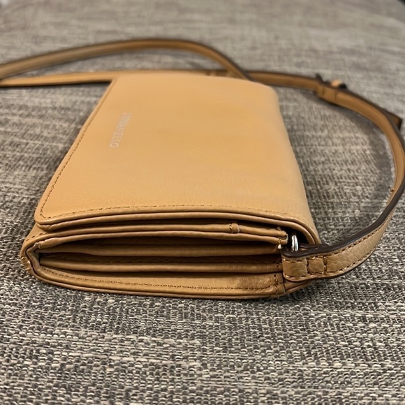 Tignanello leather crossbody bag - Picture 6 of 13
